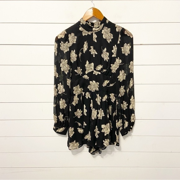 Topshop | Women’s Black and Cream Floral Rose Keyhole Long Sleeve Romper Size 2 - Picture 2 of 9